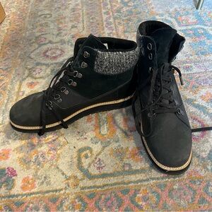MOVING SALE - NWOT TOMS Waterproof Leather and Nylon Mesa Boots Size 12